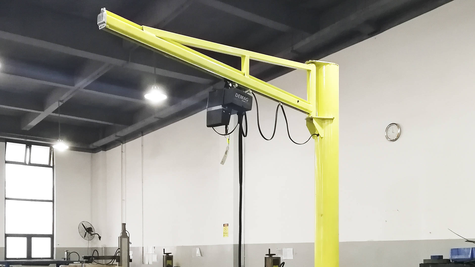 小型懸臂吊機(jī)在提高生產(chǎn)效率方面的真實(shí)反饋與操作體驗(yàn)